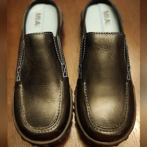 Women's black slip on shoe